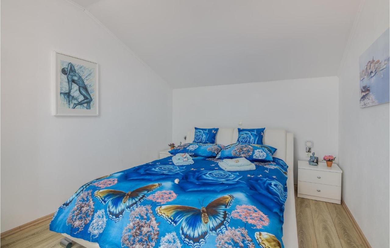 Nice Apartment In Stara Baska With Kitchen Dış mekan fotoğraf