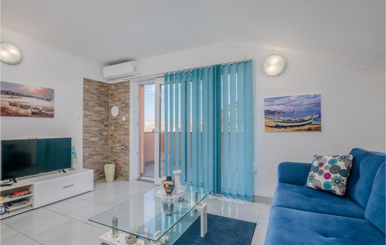Nice Apartment In Stara Baska With Kitchen Dış mekan fotoğraf