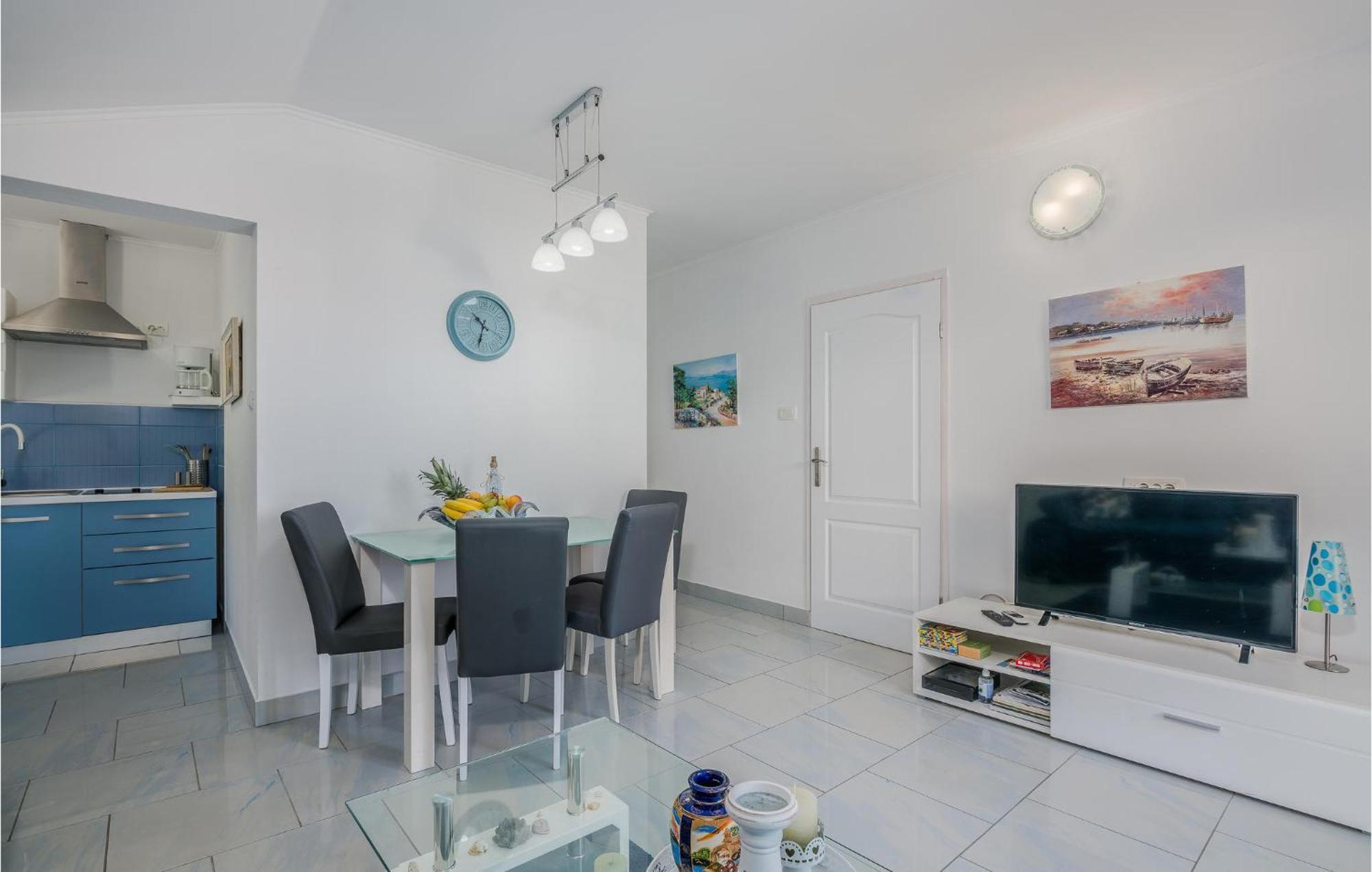 Nice Apartment In Stara Baska With Kitchen Dış mekan fotoğraf