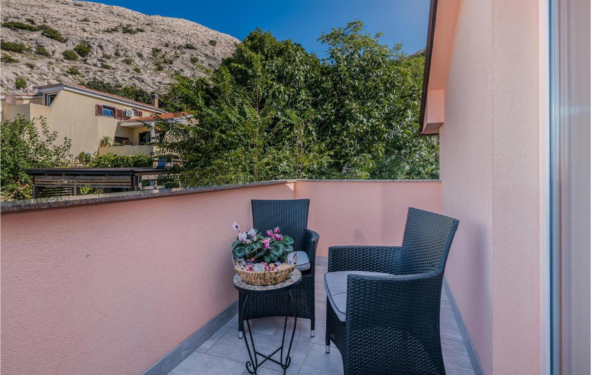 Nice Apartment In Stara Baska With Kitchen Dış mekan fotoğraf